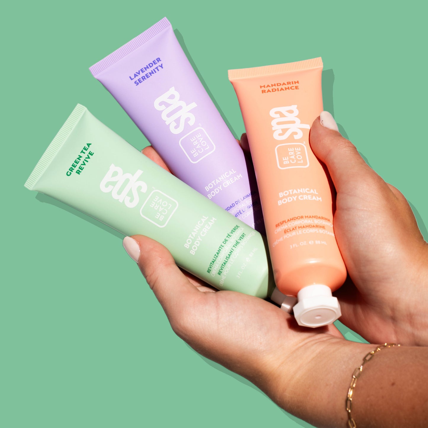 Vegan antioxidant body cream with green tea, aloe vera, and niacinamide