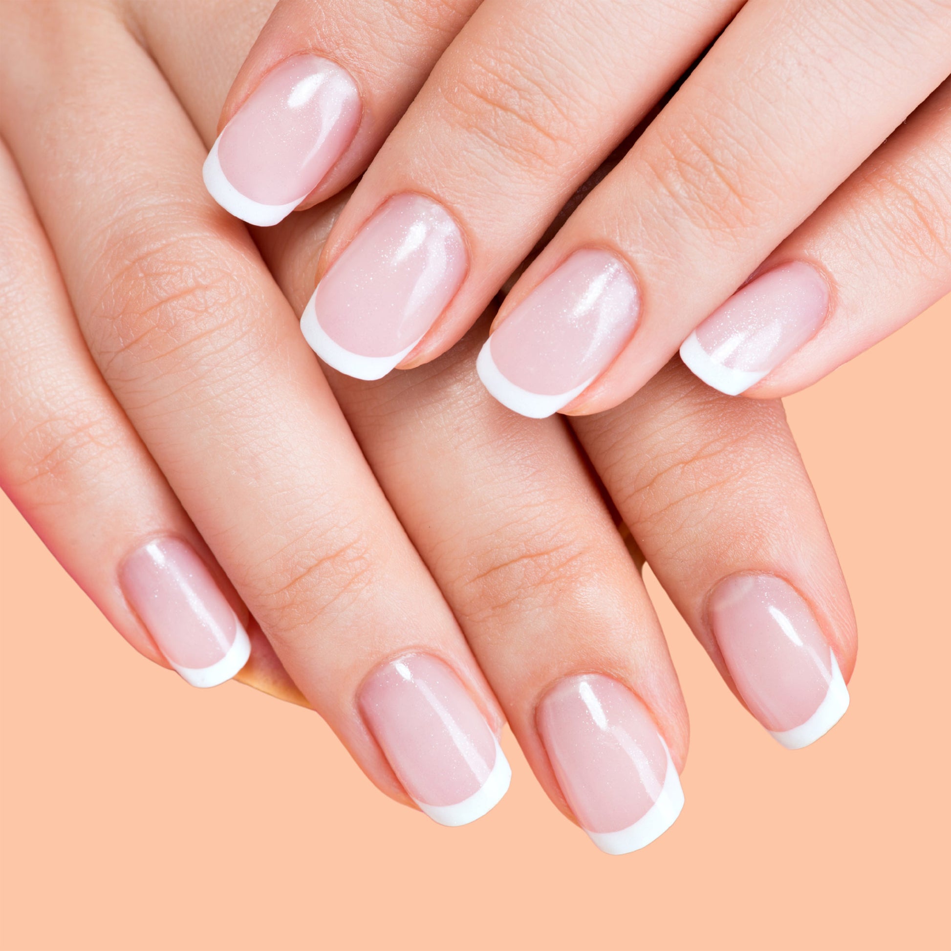 Hydrating nail and cuticle oil with mandarin and nourishing peptides